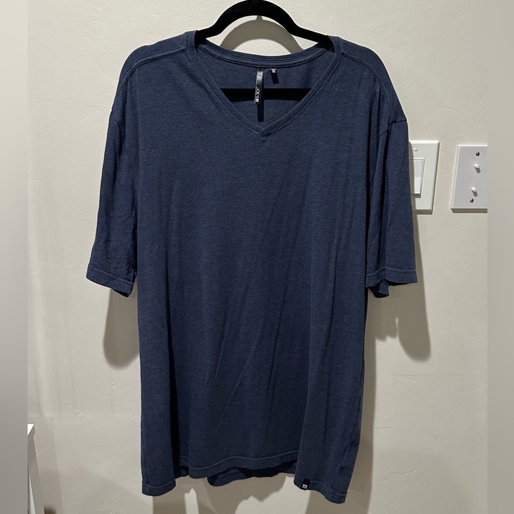 Joe’s Men’s V Neck Blue T Shirt sz XL
